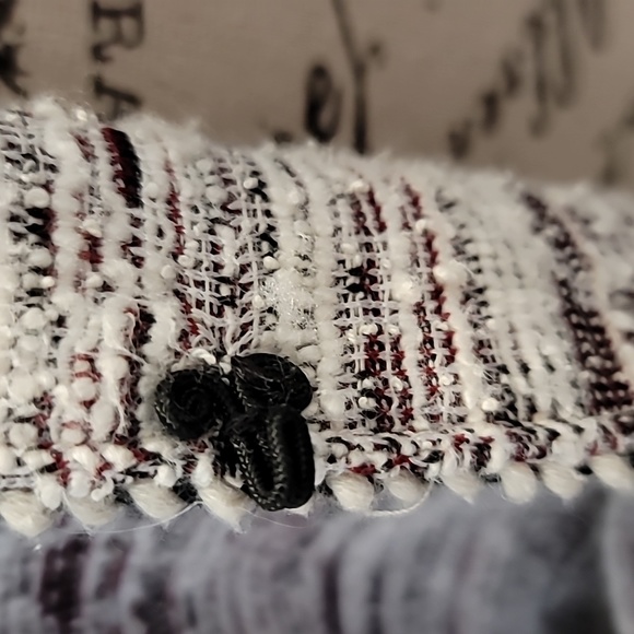 Long-sleeved Blazer With Side Pockets - Picture 9 of 12